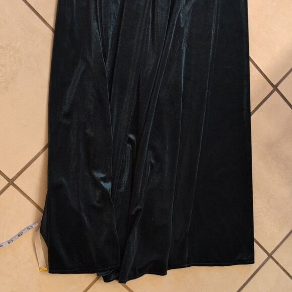 NWT After Six Draped Cuff Off-the-Shoulder Velvet Maxi Dress Pockets Evergreen 8 - Picture 6 of 15